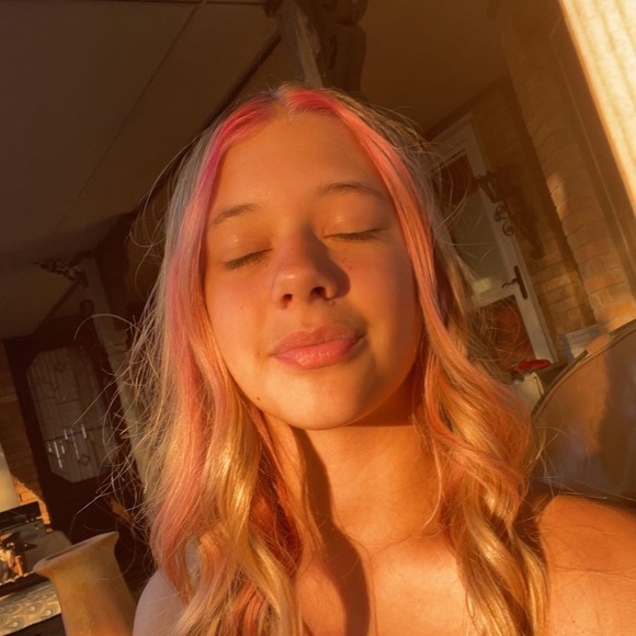 Meet your Posher, Hanna - Picture 1 of 1